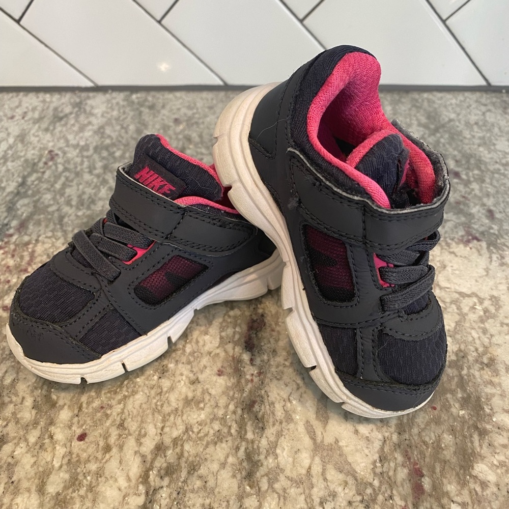 Nike Infant Shoes Size 5